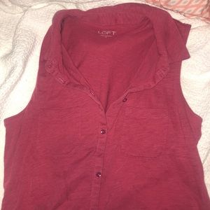 Dark pink sleeveless shirt